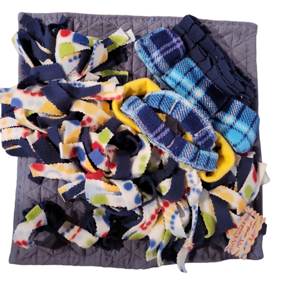 For Dogs Medium Snuffle Sniffer enrichment mat for medium dogs - Picture 1 of 17